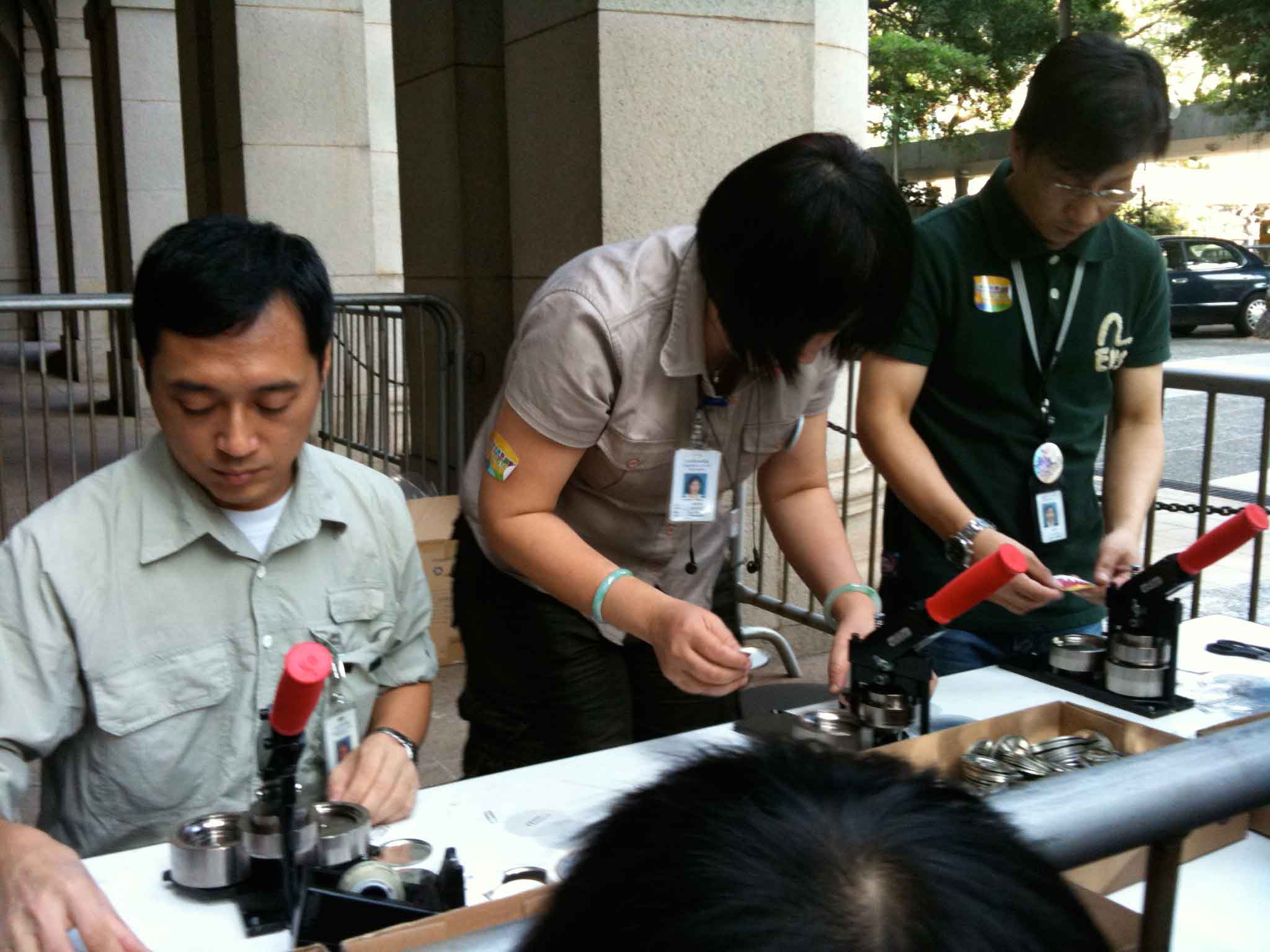 badge making event